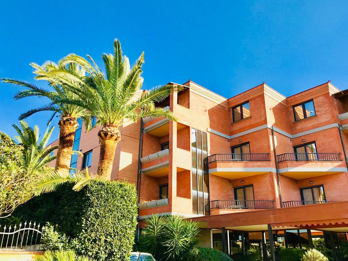 Hotel Grillo Асемини Екстериор снимка