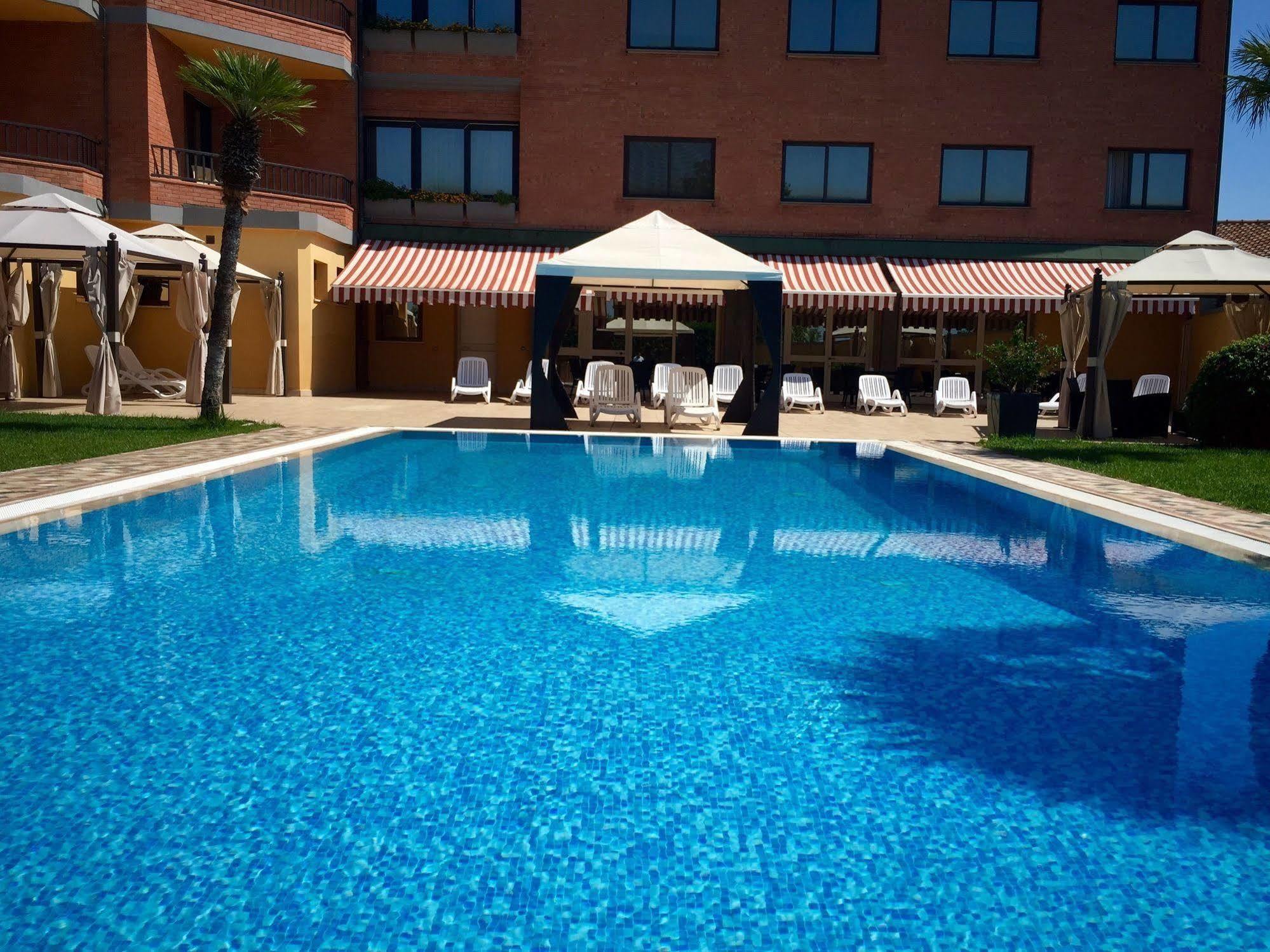Hotel Grillo Асемини Екстериор снимка