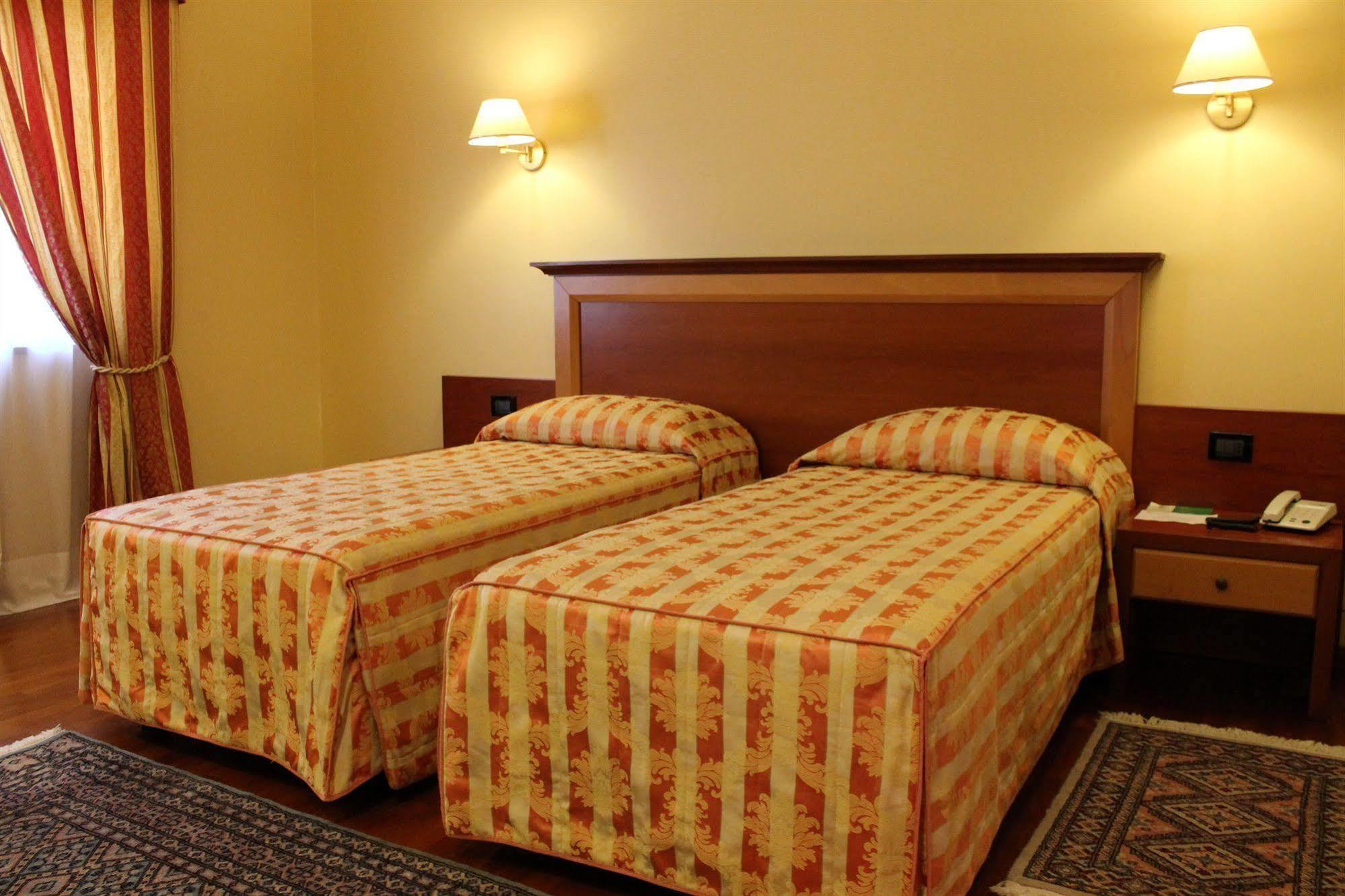 Hotel Grillo Асемини Екстериор снимка