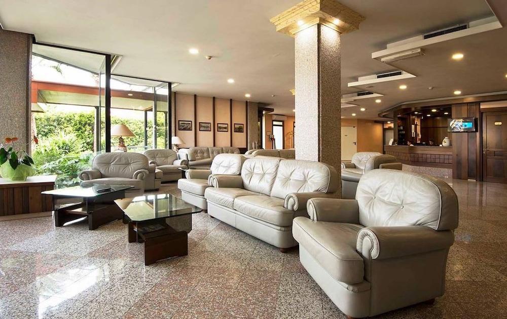 Hotel Grillo Асемини Екстериор снимка