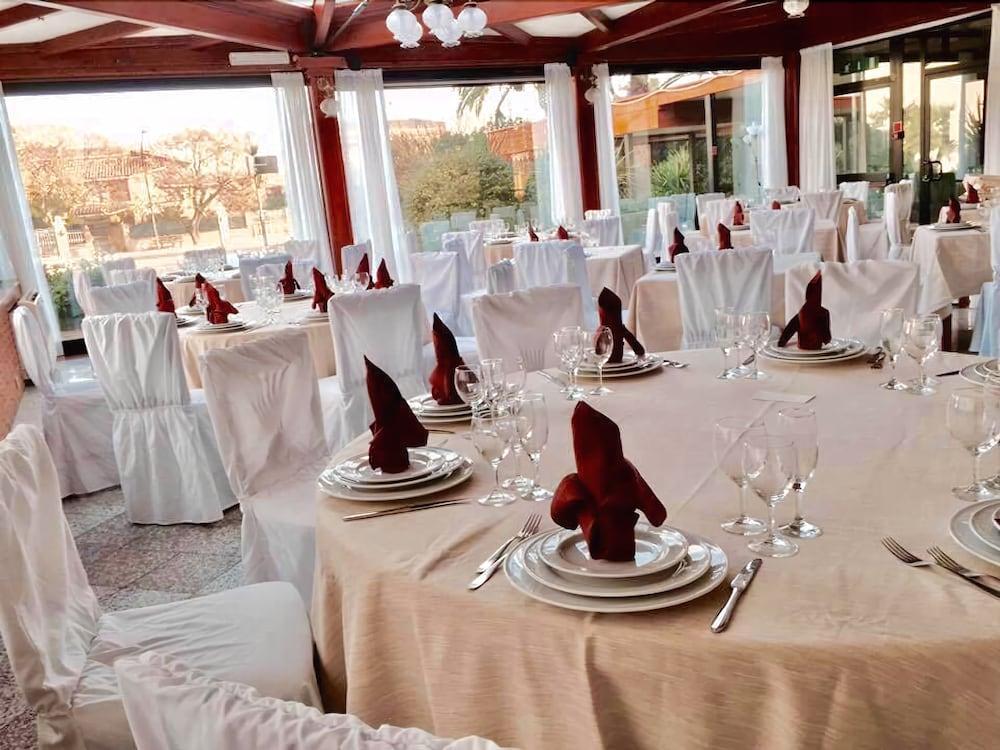 Hotel Grillo Асемини Екстериор снимка
