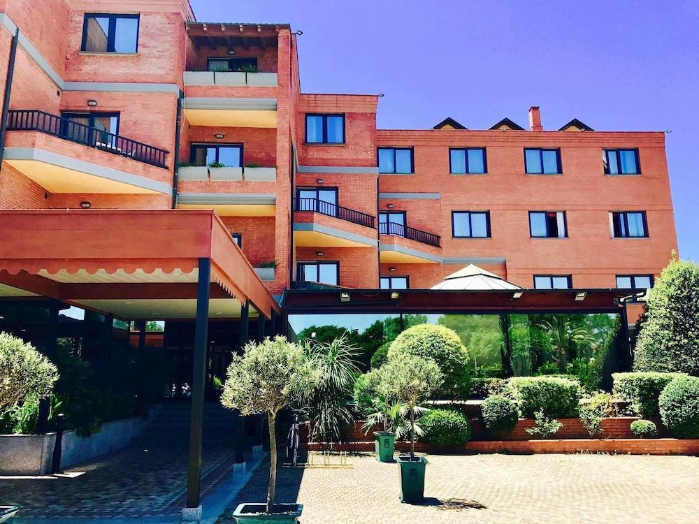 Hotel Grillo Асемини Екстериор снимка