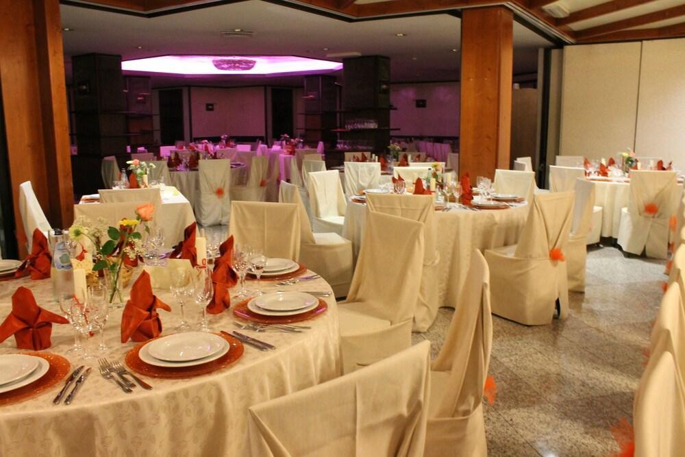 Hotel Grillo Асемини Екстериор снимка